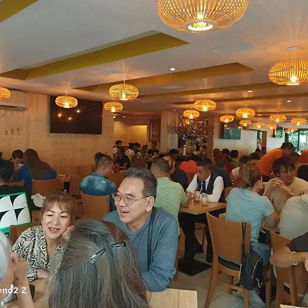 Very Private 1 Living With Sofa Bed 1 Bedroom 1 Bathroom With Toilet 1 Kitchen Pansiyon Paris