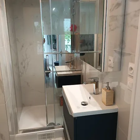 Pansiyon Very Private 1 Living With Sofa Bed 1 Bedroom 1 Bathroom With Toilet 1 Kitchen Paris