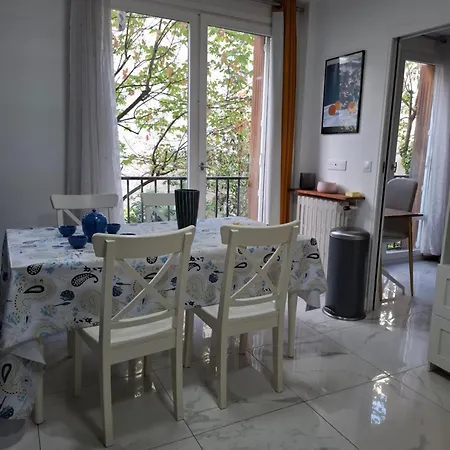 Very Private 1 Living With Sofa Bed 1 Bedroom 1 Bathroom With Toilet 1 Kitchen *