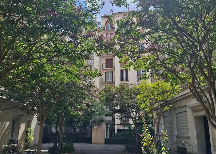 Very Private 1 Living With Sofa Bed 1 Bedroom 1 Bathroom With Toilet 1 Kitchen 홈스테이