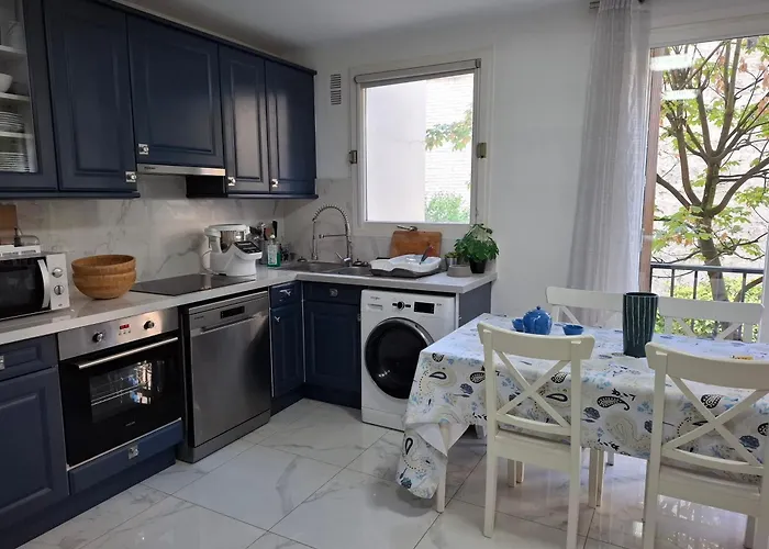 홈스테이 Very Private 1 Living With Sofa Bed 1 Bedroom 1 Bathroom With Toilet 1 Kitchen 파리