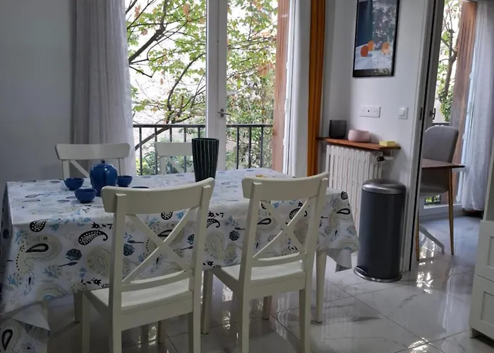 Very Private 1 Living With Sofa Bed 1 Bedroom 1 Bathroom With Toilet 1 Kitchen *